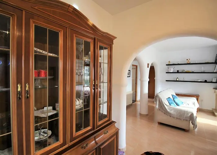 Nailencia Villa *